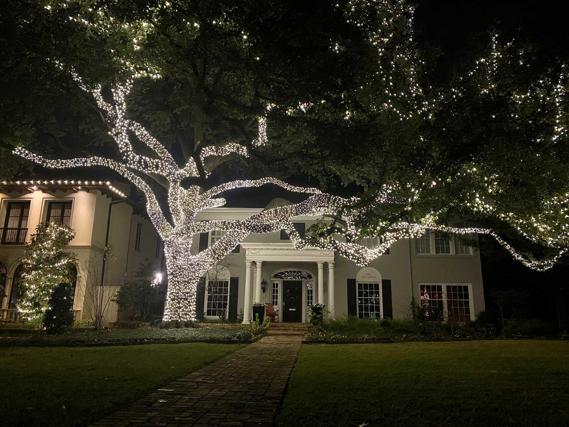 Professional Christmas Light Installation NW Florida The Dream Clean Team